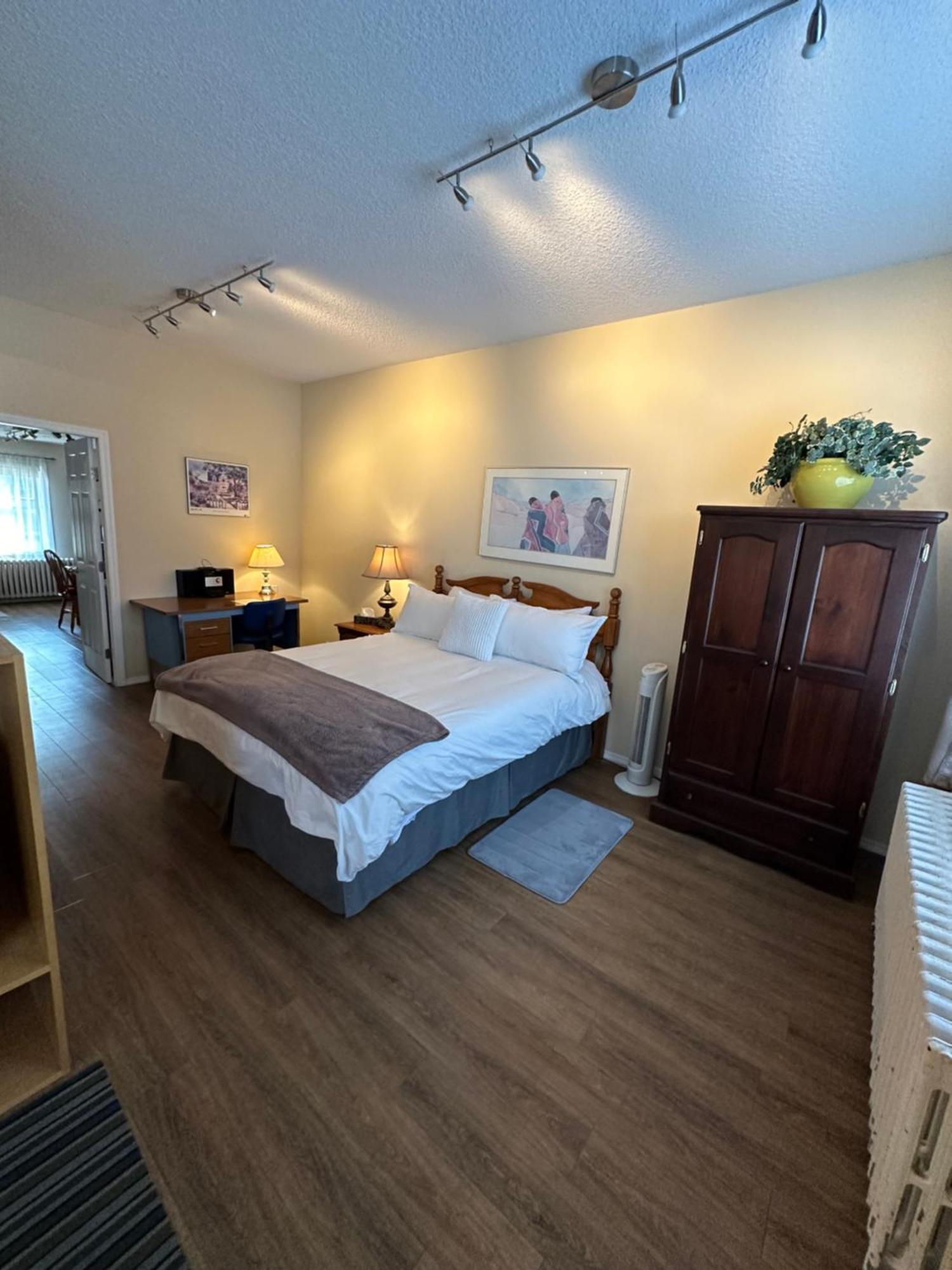 Burns Lake Bed And Breakfast Екстериор снимка